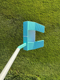 Cargar la imagen en la vista de la galería, Scotty Cameron 2022 Phantom 5.5 Tiffany Blue & White Refinished Putter
