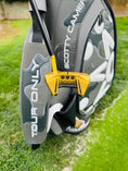 Cargar la imagen en la vista de la galería, (New) Scotty Cameron 2026 Phantom 7.5 Gold & Black Refinished Putter
