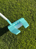Cargar la imagen en la vista de la galería, Scotty Cameron 2022 Phantom 5.5 Tiffany Blue & White Refinished Putter
