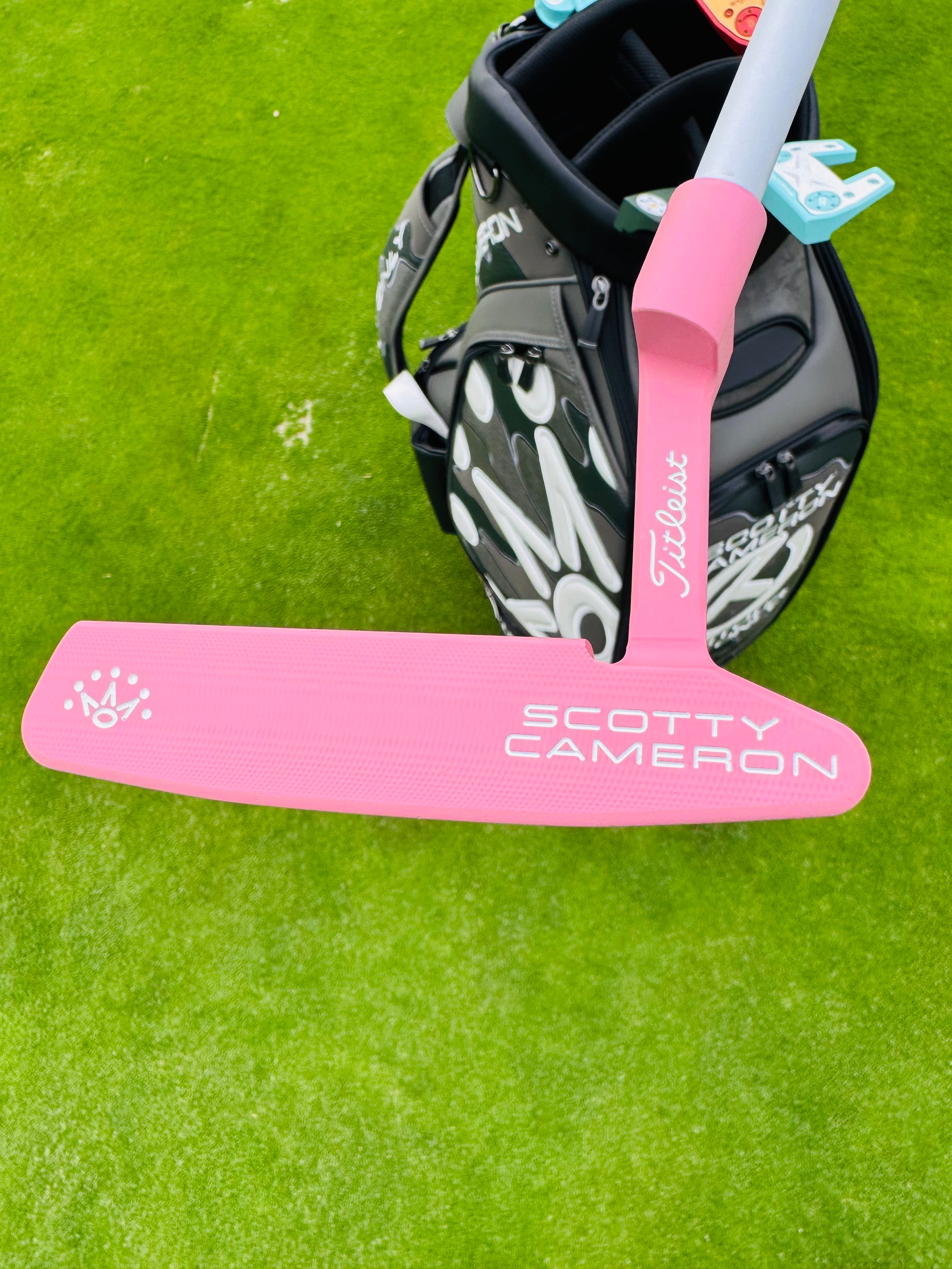 Scotty Cameron 2022 Special Select Squareback 2 Pink & White Refinished