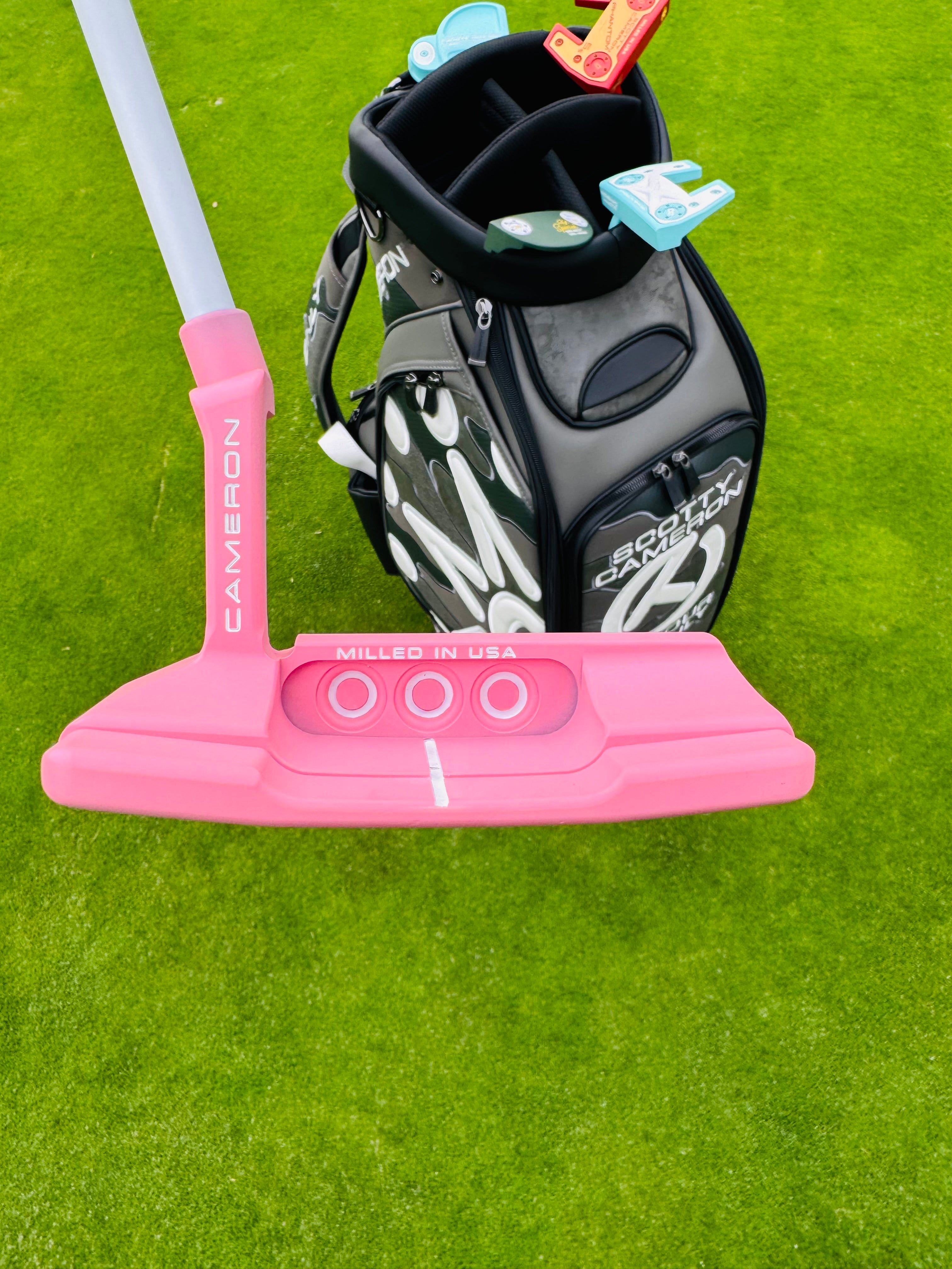 Scotty Cameron 2022 Special Select Squareback 2 Pink & White Refinished