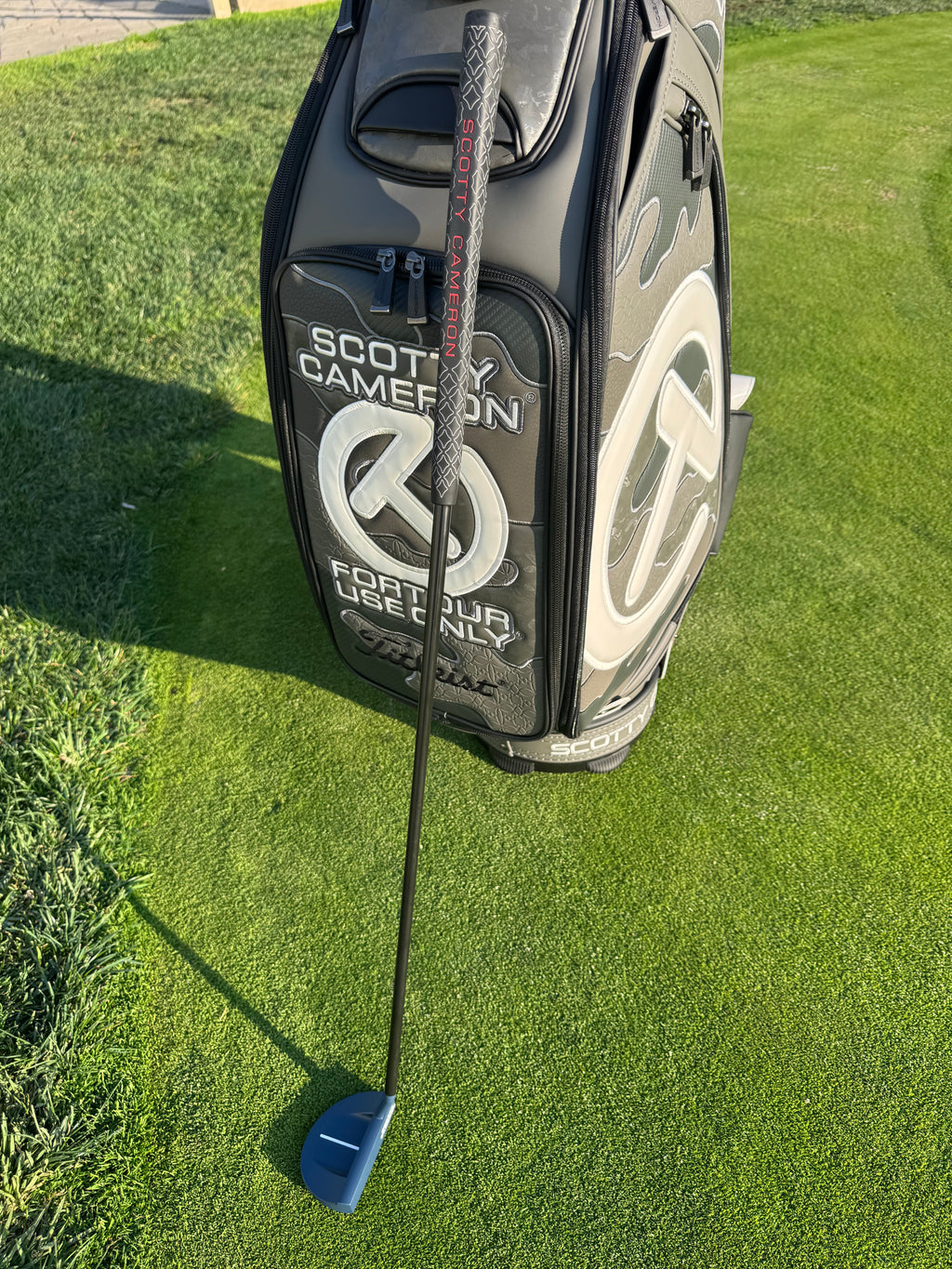 Scotty Cameron 2023 Super Select Golo 6.5 Navy & Black Refinished Putter