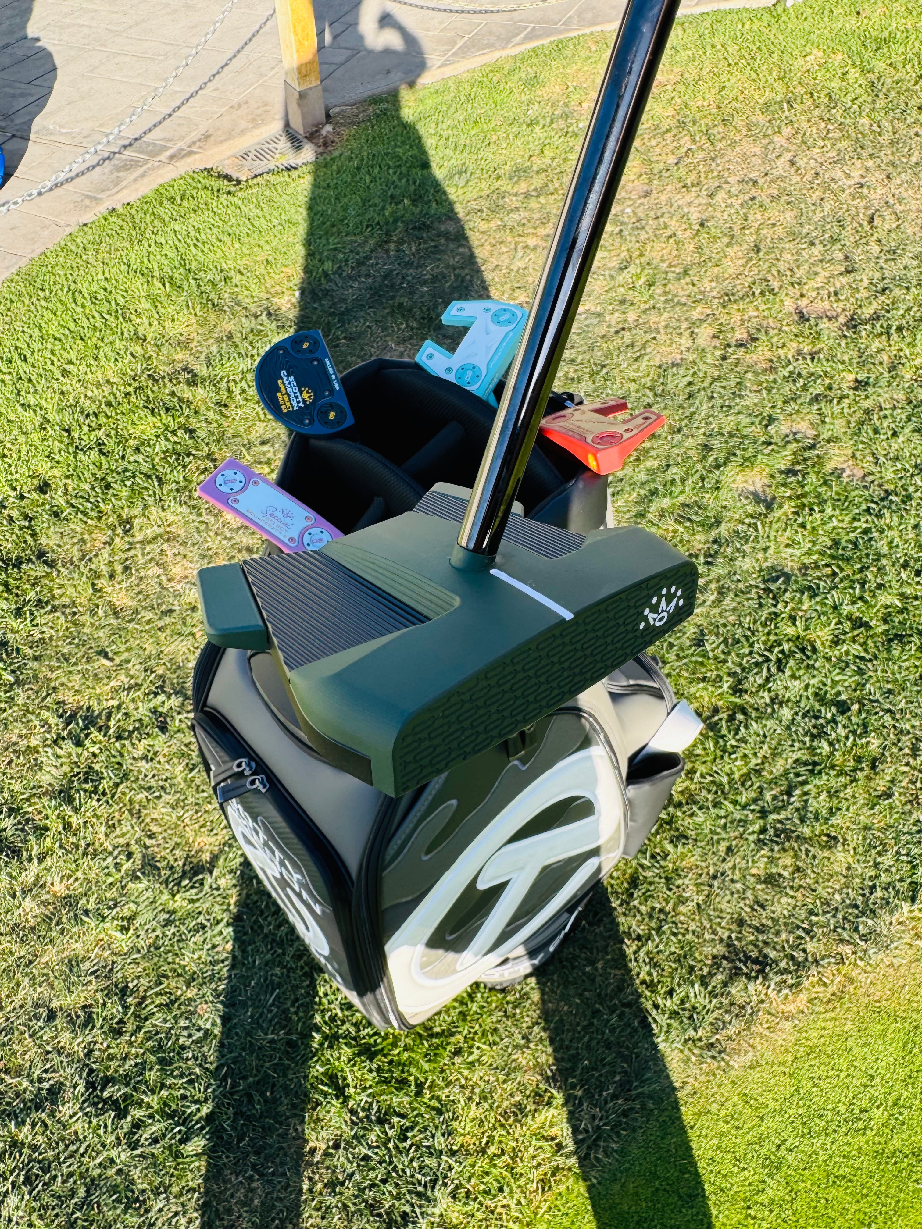 (New) Scotty Cameron 2025 Phantom 11R OC Dark Green & Black Refinished Putter