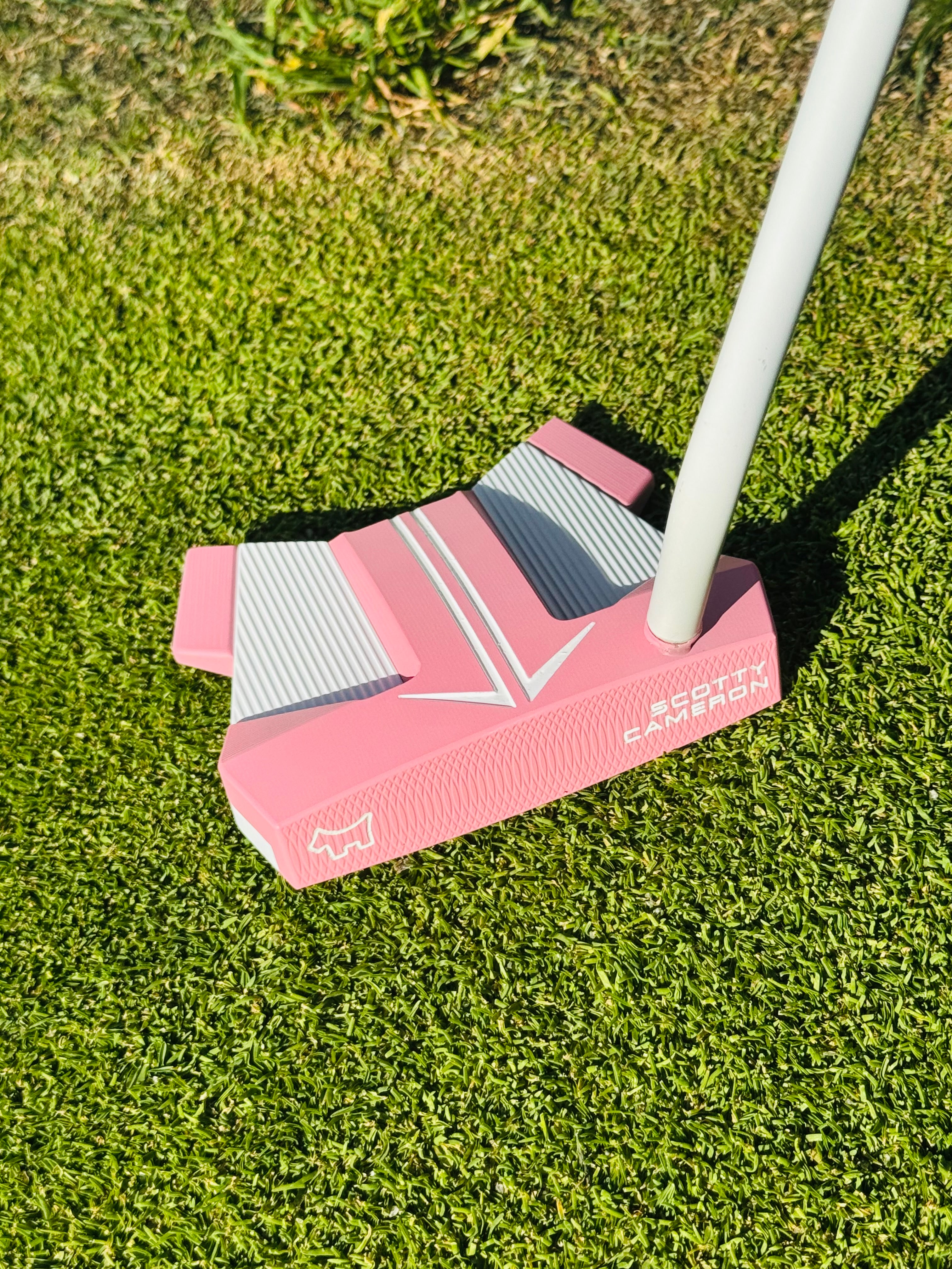 (New) Scotty Cameron 2024 Phantom 11.5 Refinish | Pink & White Cerakote Custom