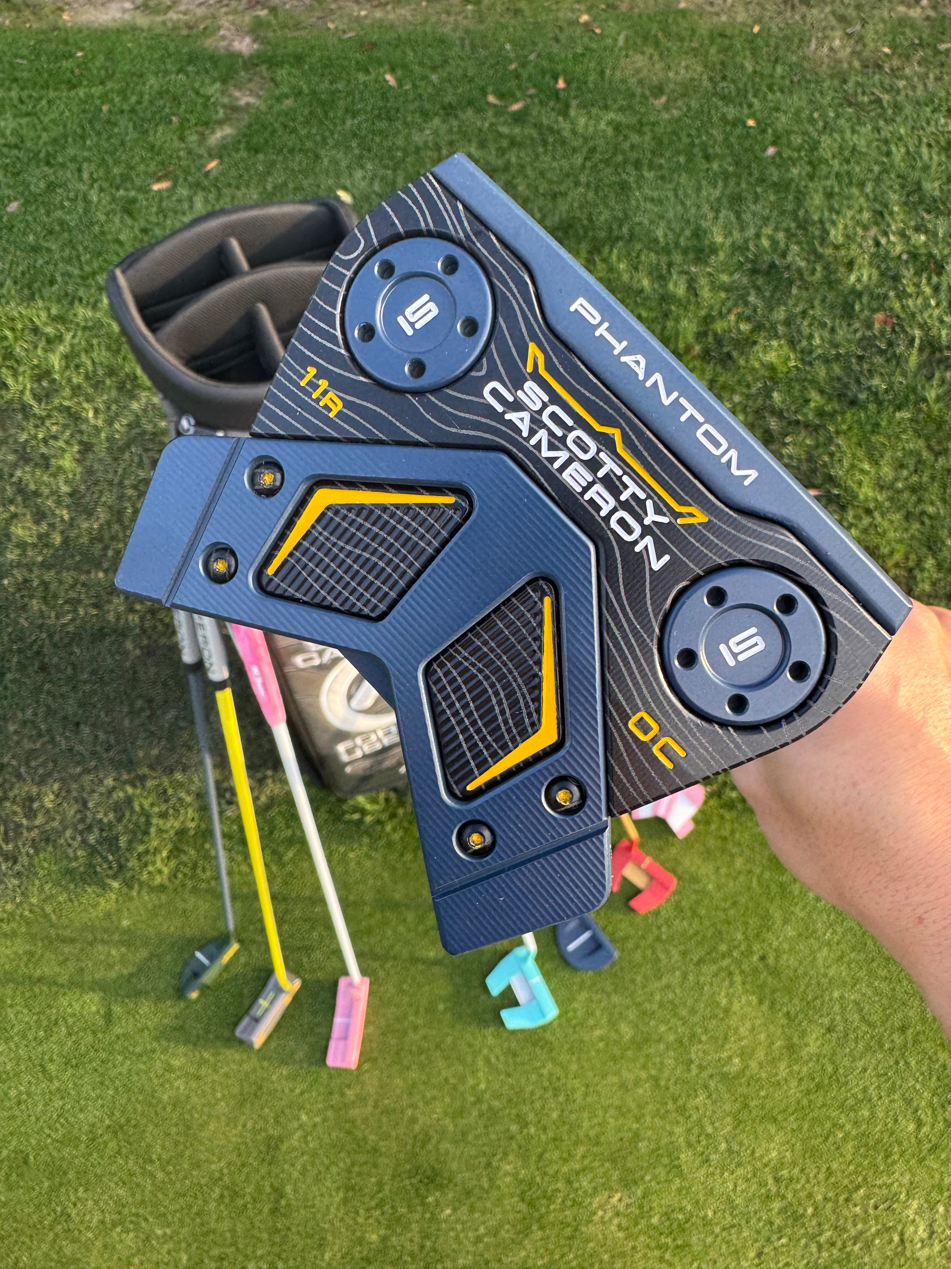 New) Scotty Cameron 2025 Phantom 11R OC | Navy & Black Cerakote