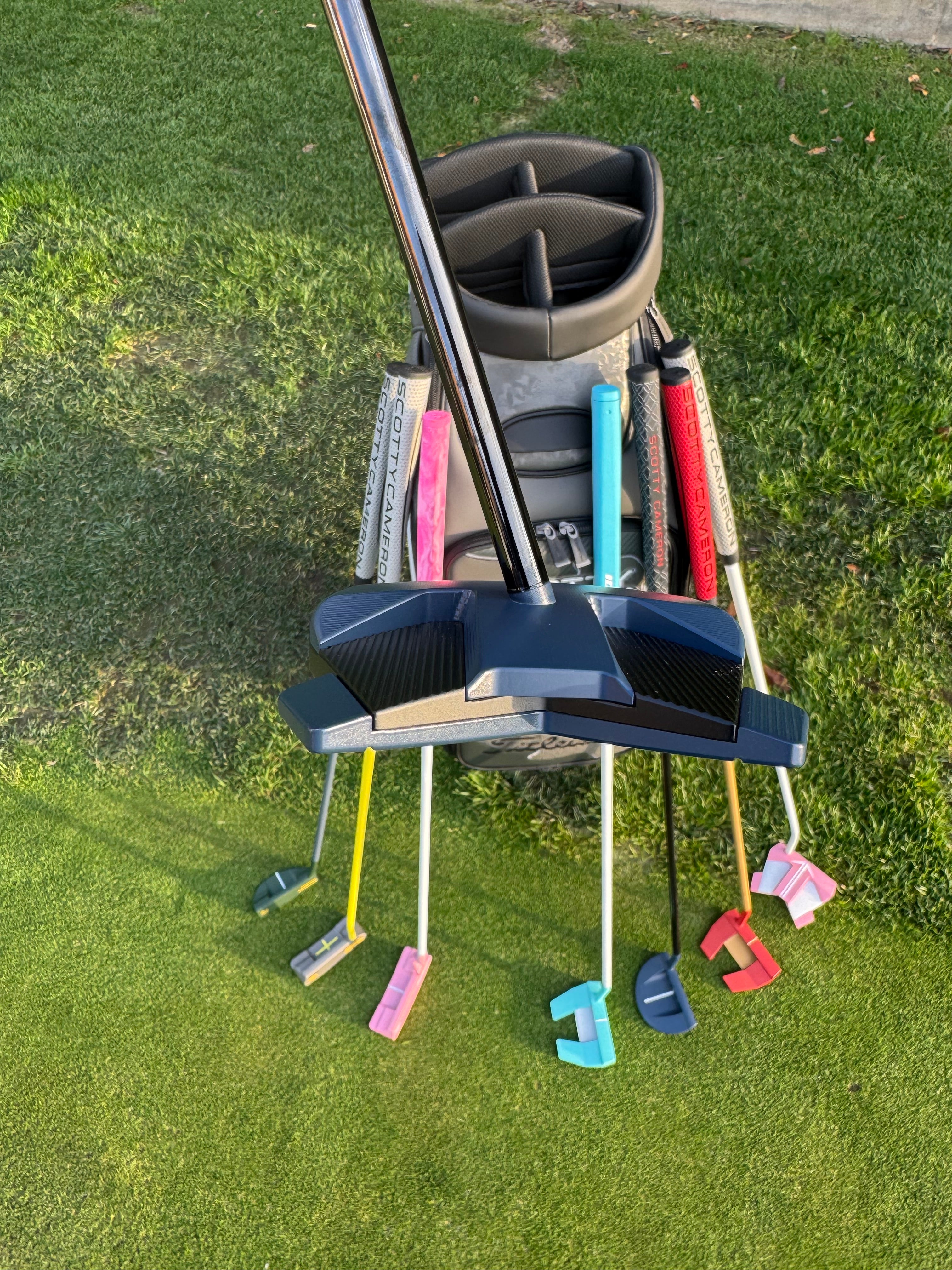 (New) Scotty Cameron 2025 Phantom 11R OC | Navy & Black Cerakote Custom