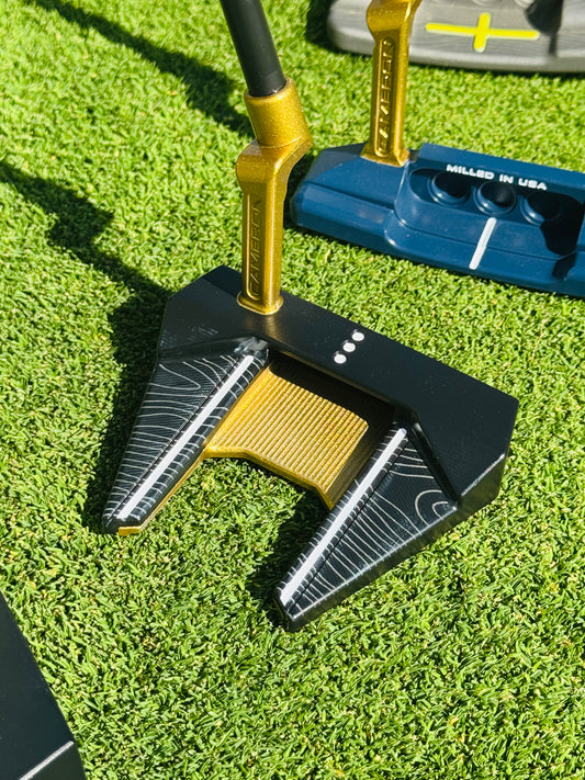 (New) Scotty Cameron 2025 Phantom 7.2 Black & Gold Refinished Putter