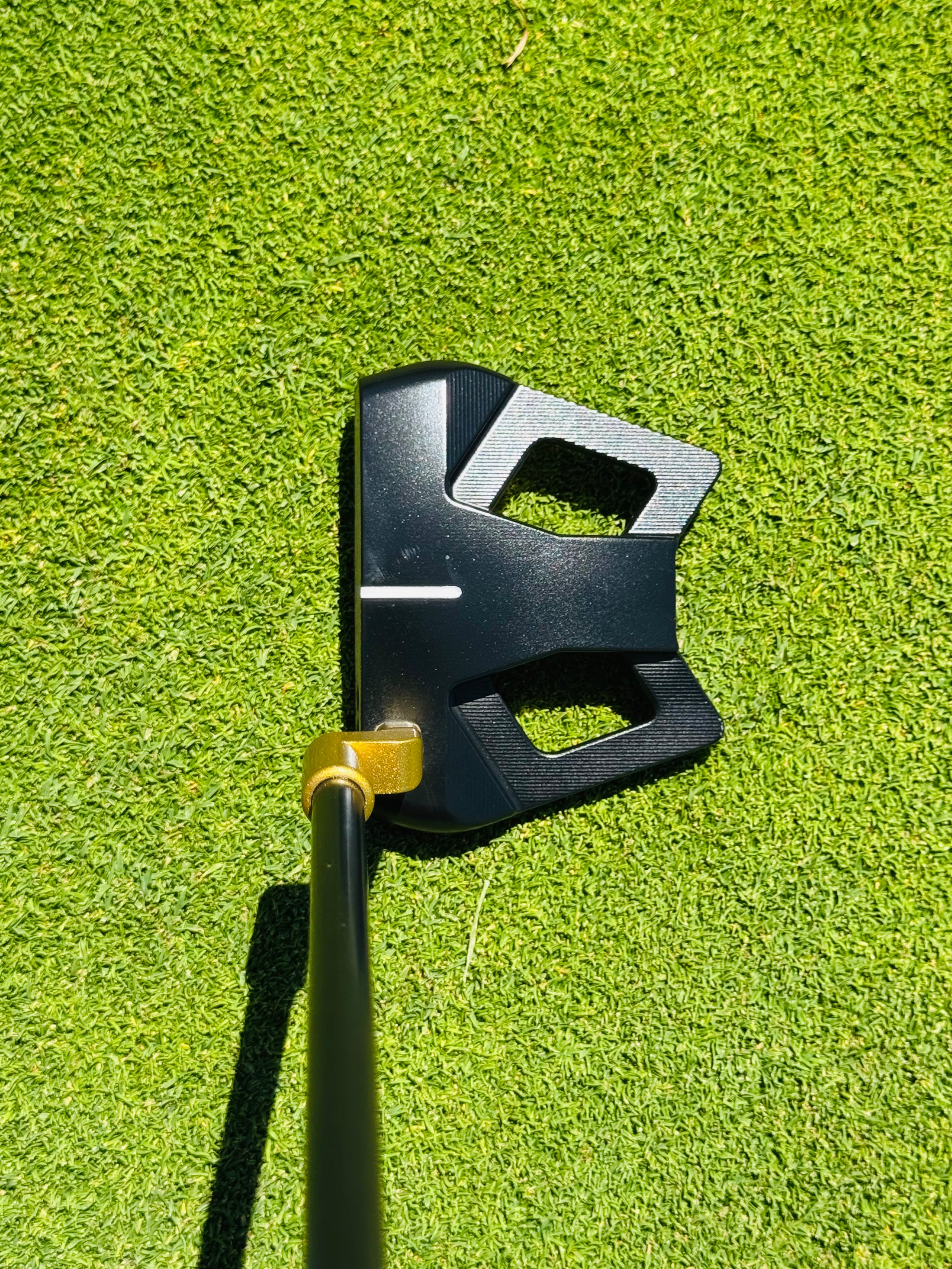 (Re-stock) Scotty Cameron 2026 Phantom 9.2R Black & Gold Refinished Putter
