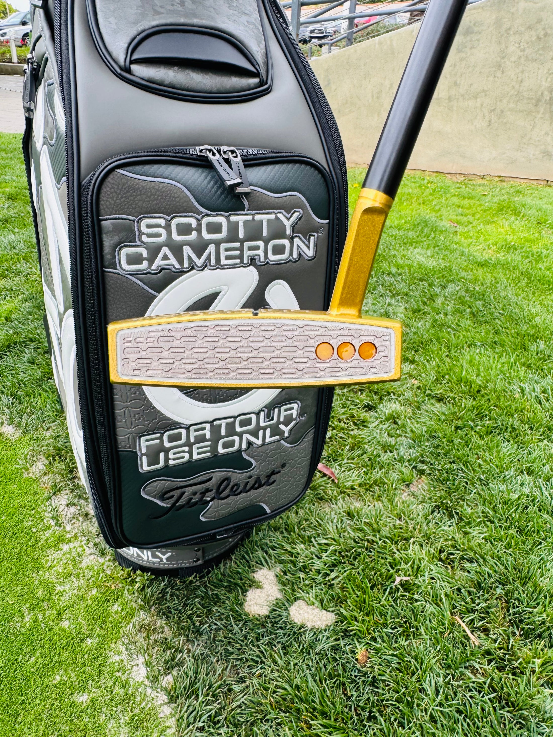 (New) Scotty Cameron 2026 Phantom 7.5 Gold & Black Refinished Putter