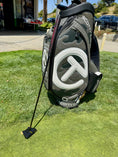 Cargar la imagen en la vista de la galería, (New) Scotty Cameron 2025 Phantom 11R OC Gloss Black & Gold Refinished Putter
