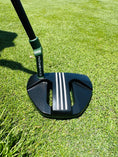 Gallery viewerに画像を読み込む, (New) Scotty Cameron 2026 Phantom 3.2 Gloss Black & Masters Green Refinished Putter
