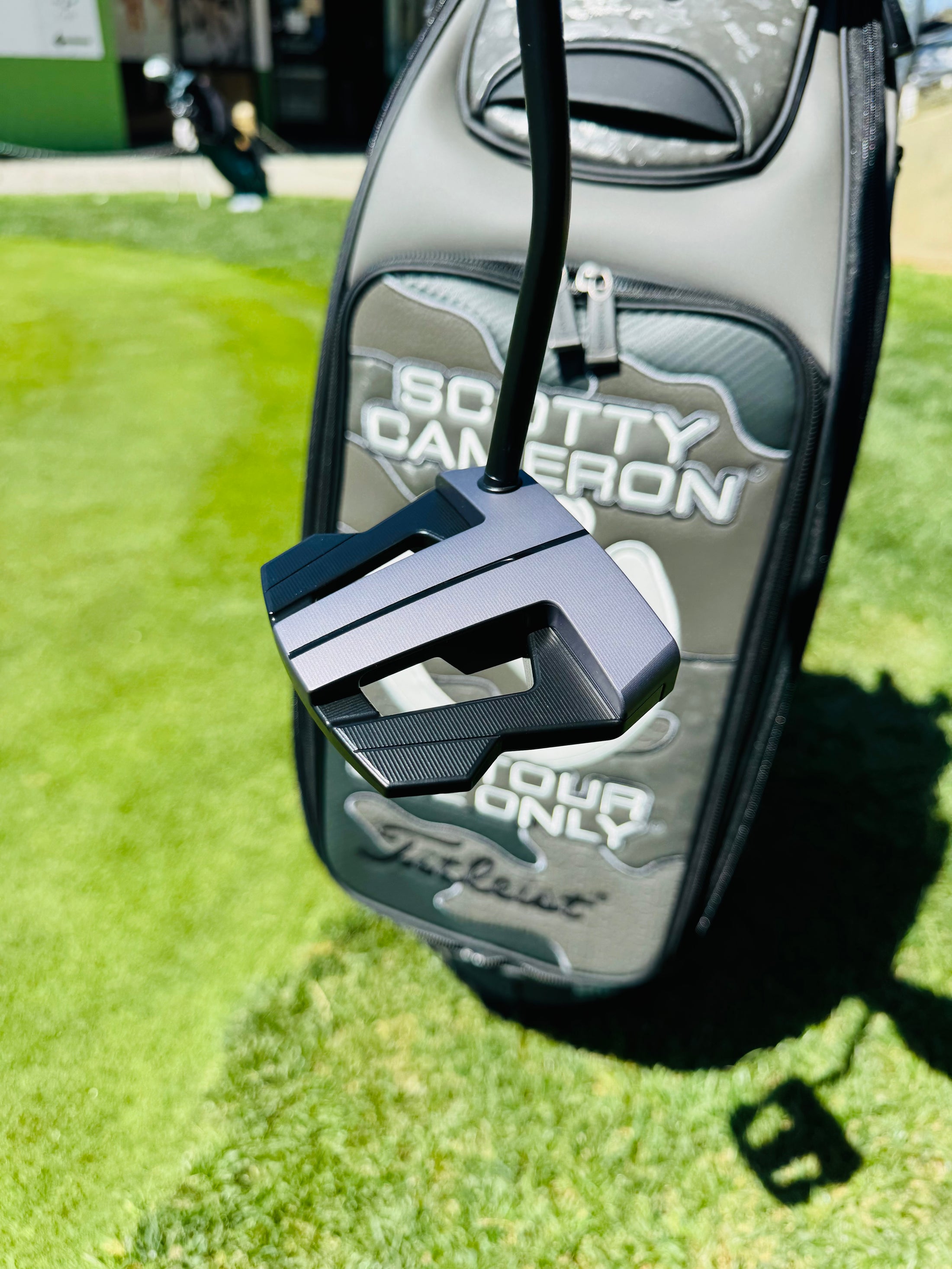 (New) Scotty Cameron 2026 Phantom 12 Gloss Black & Yellow Dot Refinished Putter